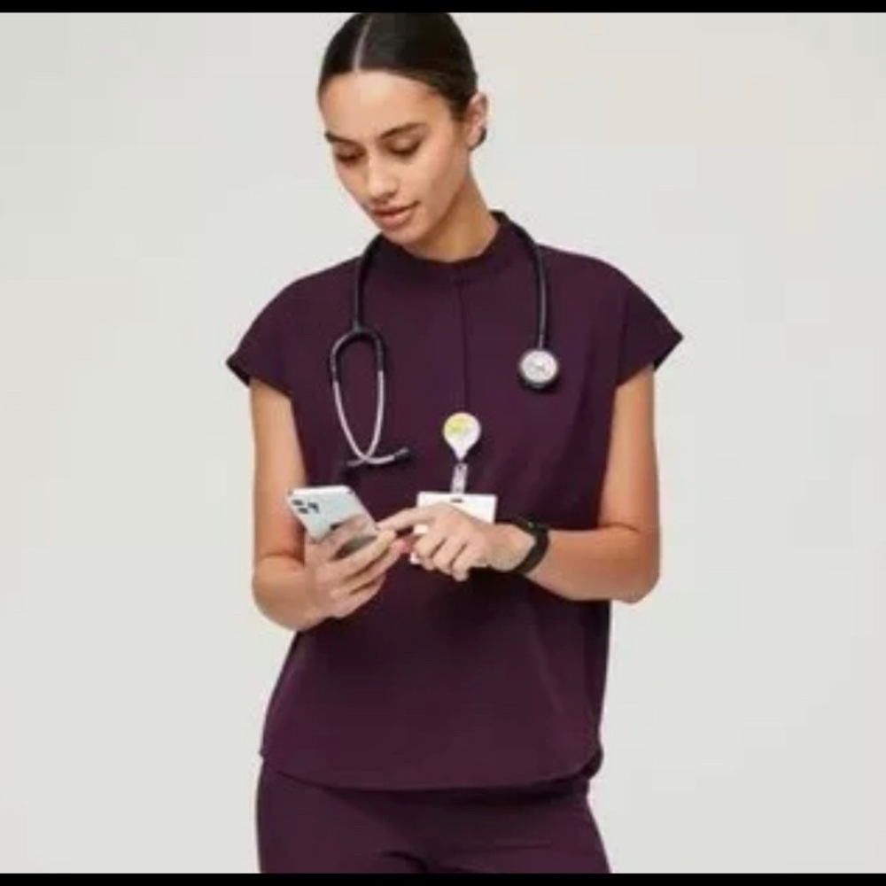 Figs Deep purple Rafaela scrub top, xs